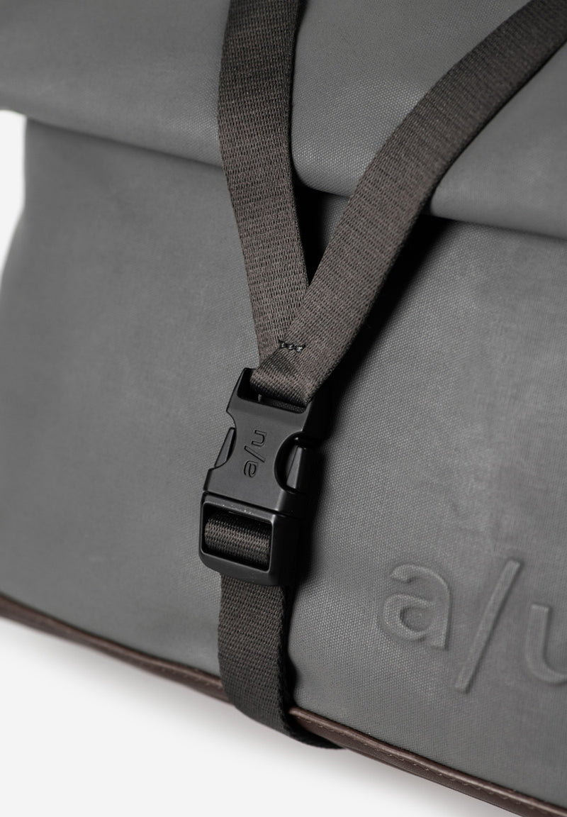 Aunts & Uncles Yao Überschlagtasche