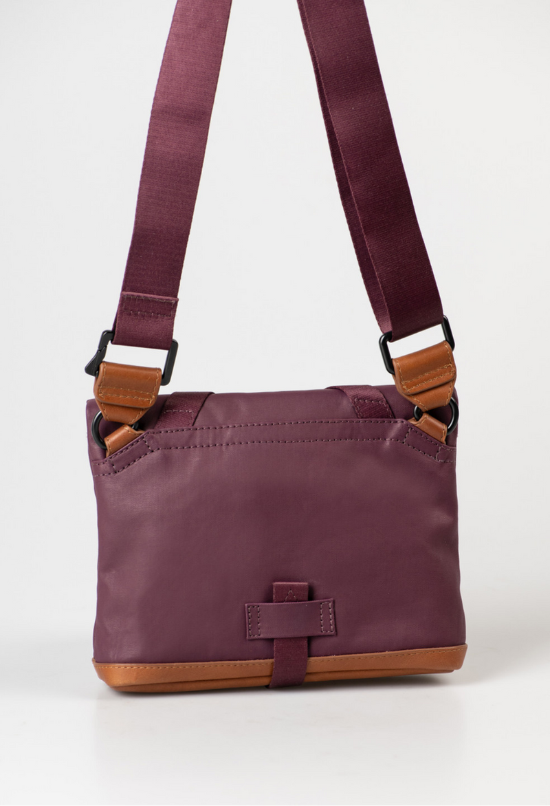 Aunts & Uncles Tsu Gürteltasche