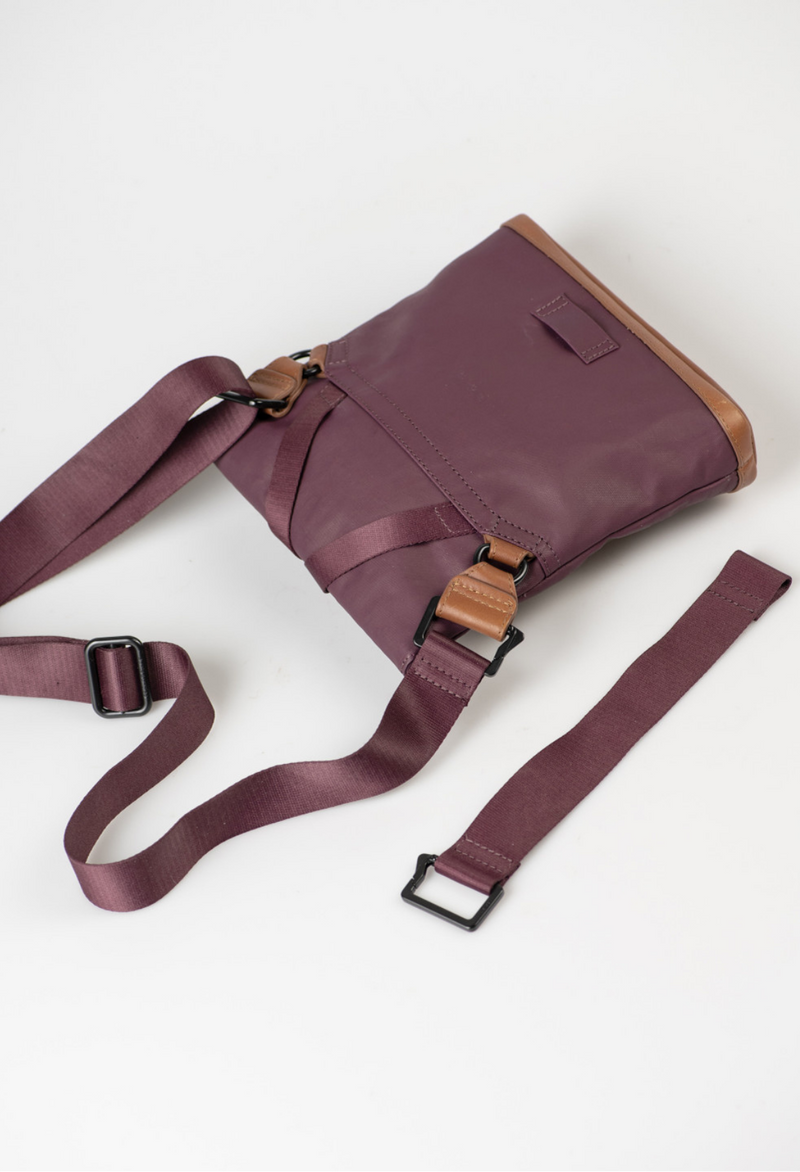 Aunts & Uncles Tsu Gürteltasche
