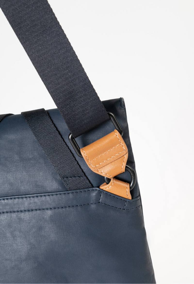 Aunts & Uncles Tsu Gürteltasche