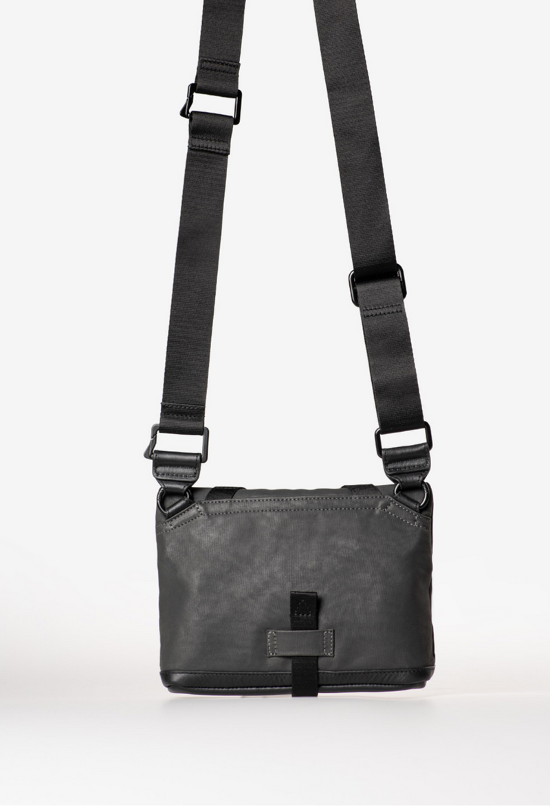 Aunts & Uncles Tsu Gürteltasche