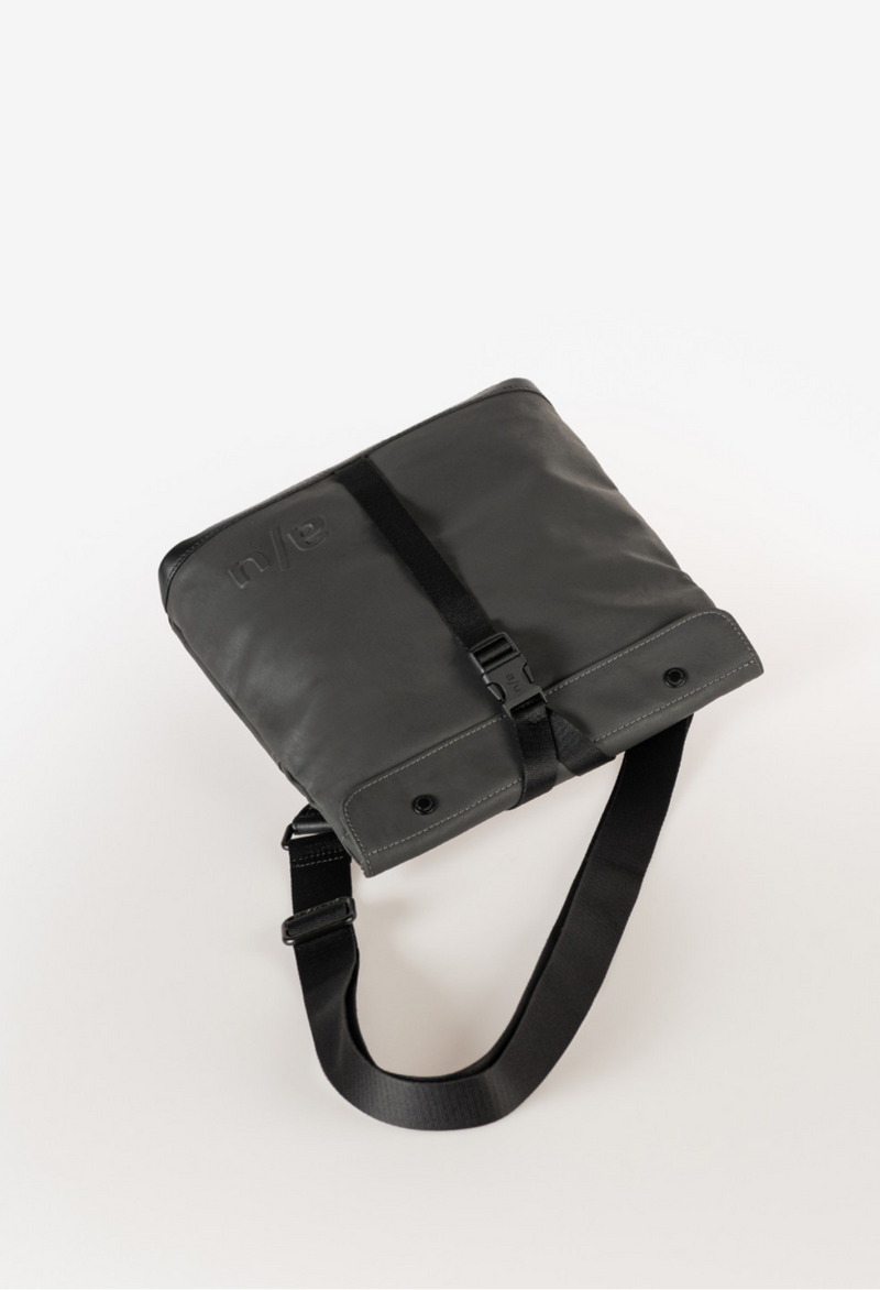 Aunts & Uncles Yao Überschlagtasche