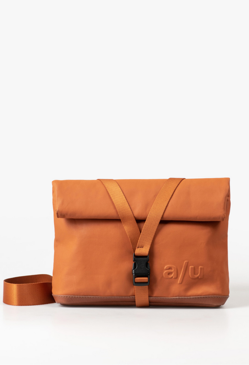 Aunts & Uncles Yao Überschlagtasche