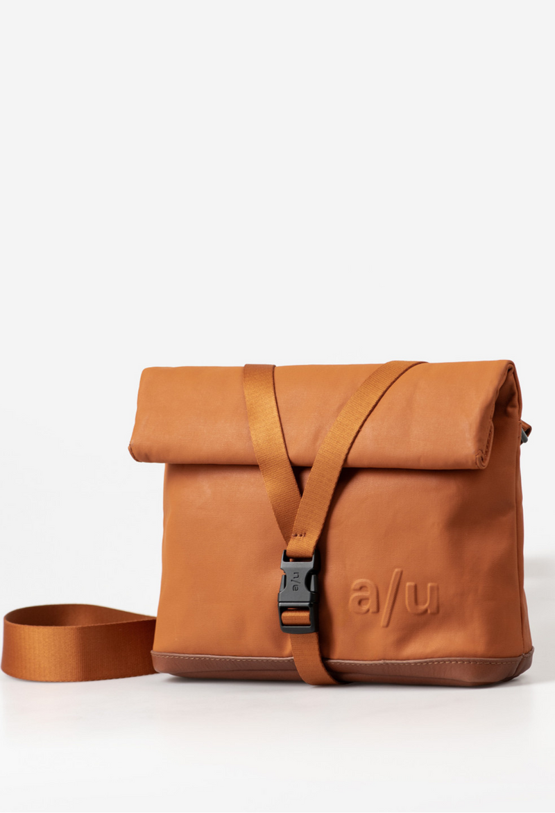 Aunts & Uncles Yao Überschlagtasche