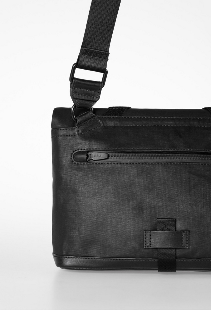 Aunts & Uncles Yao Überschlagtasche