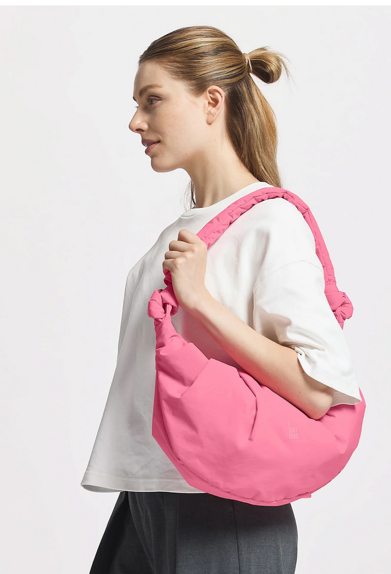 Got Bag Pleat Moon Bag Monochrome