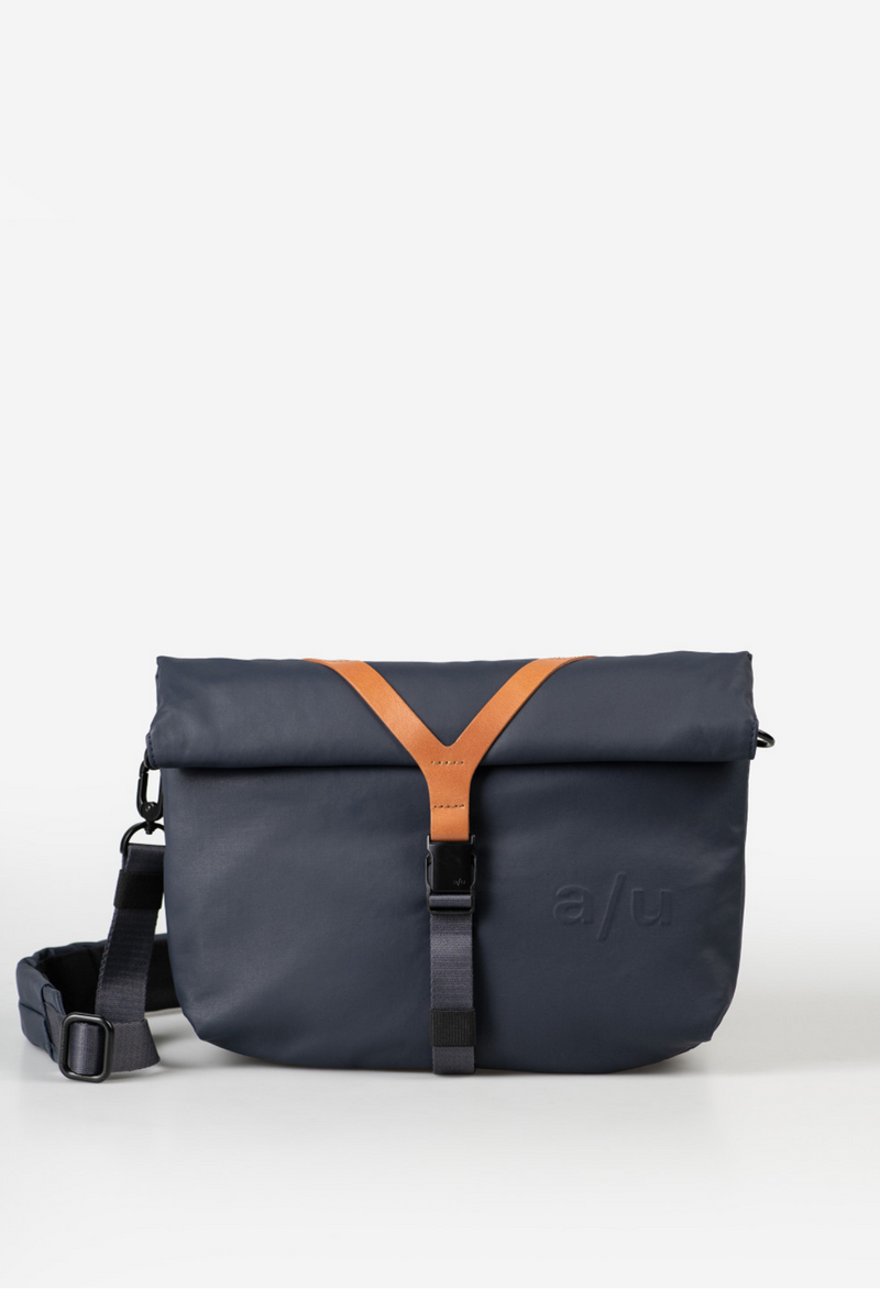 Aunts & Uncles Takahashi RE Überschlagtasche