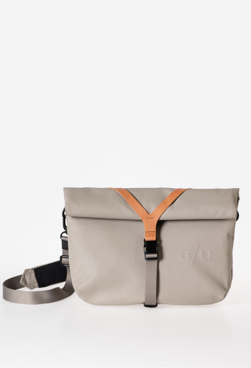 Aunts & Uncles Takahashi RE Überschlagtasche