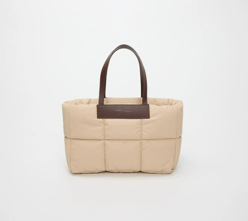 Hellbeige