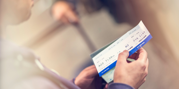 Flughafen: Wie viel früher da sein?