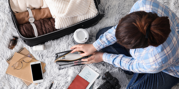 Wie Koffer packen ohne Knittern und Falten?