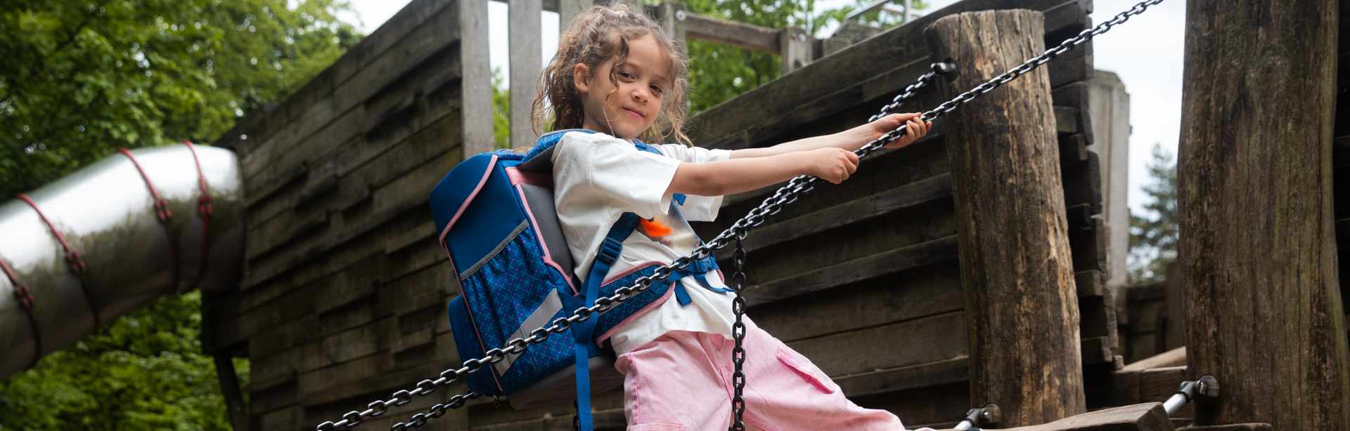 SCHOOL-MOOD, Schulranzen, Kinderrucksack, blau-rosa Design, robust, ergonomisch, Grundschulkind, Outdoor-Abenteuer, Spielplatz, Kletterspaß, sicherer Halt