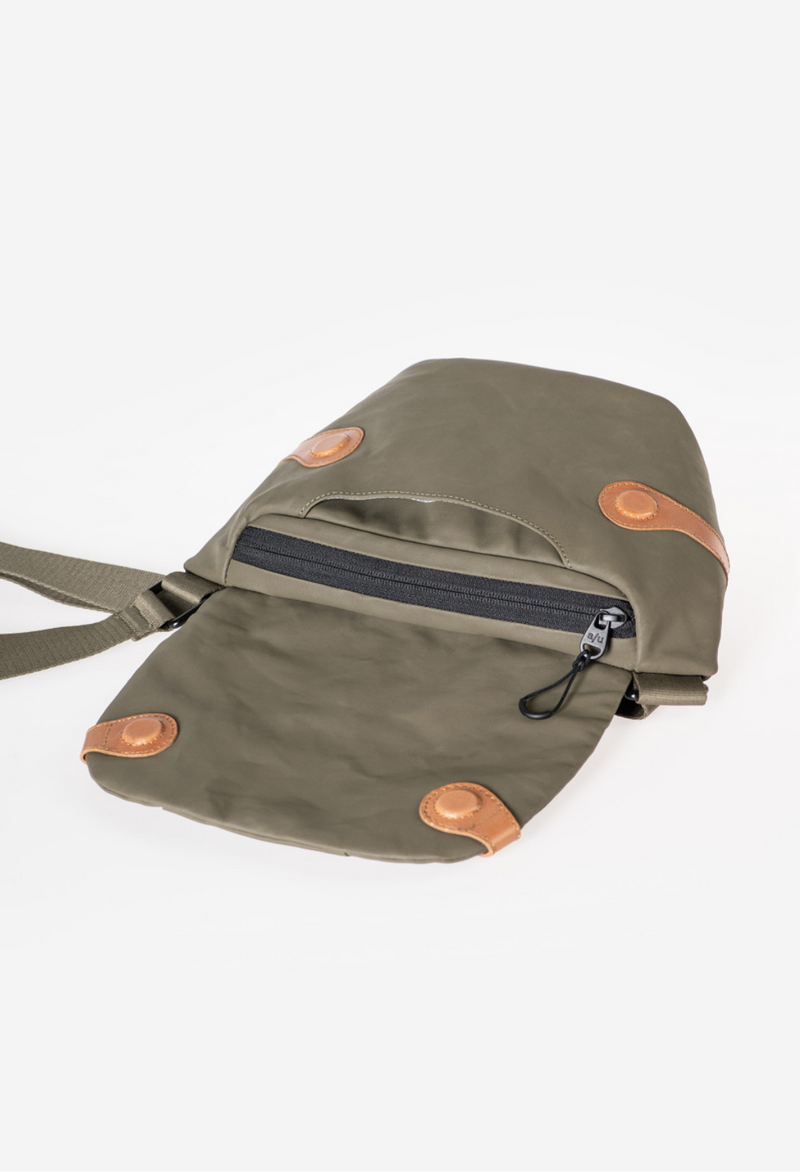 Aunts & Uncles Kazo Überschlagtasche