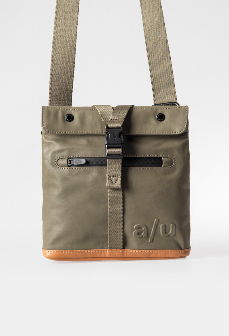 Aunts & Uncles Tsu Gürteltasche