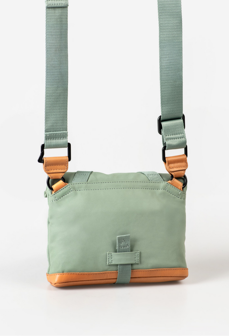 Aunts & Uncles Tsu Gürteltasche