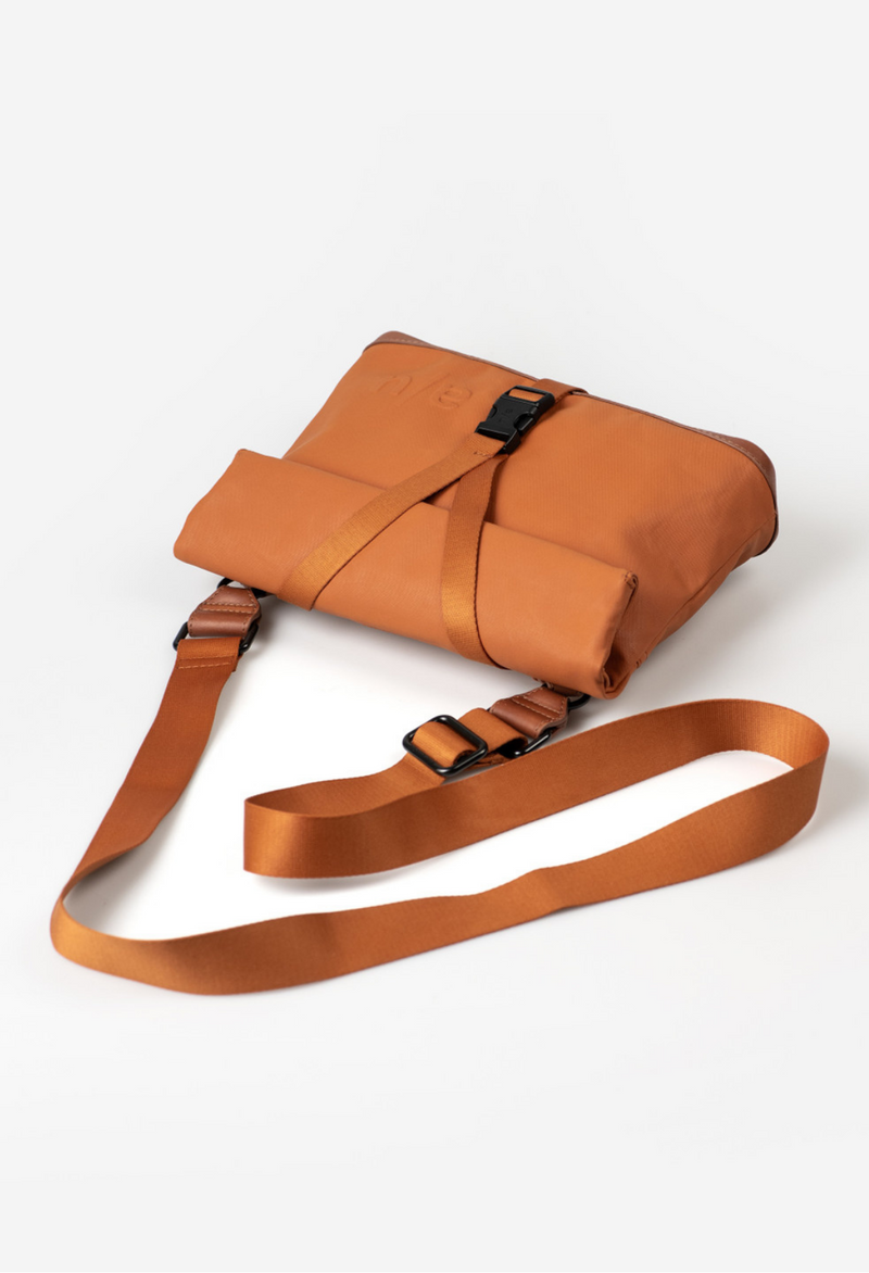 Aunts & Uncles Yao Überschlagtasche