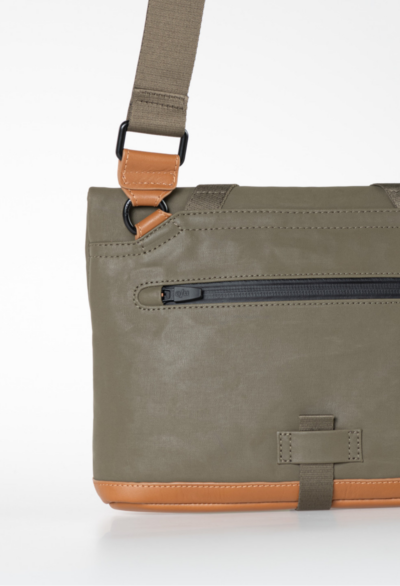 Aunts & Uncles Yao Überschlagtasche
