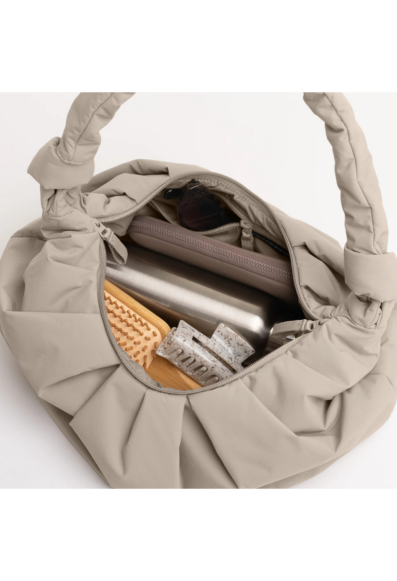 Got Bag Pleat Moon Bag Monochrome
