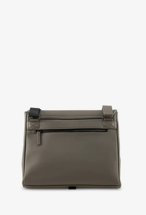 Olive / M