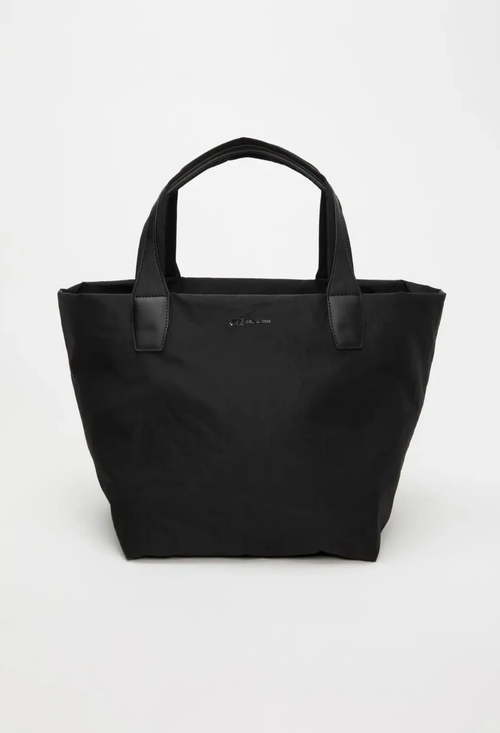 Black / M