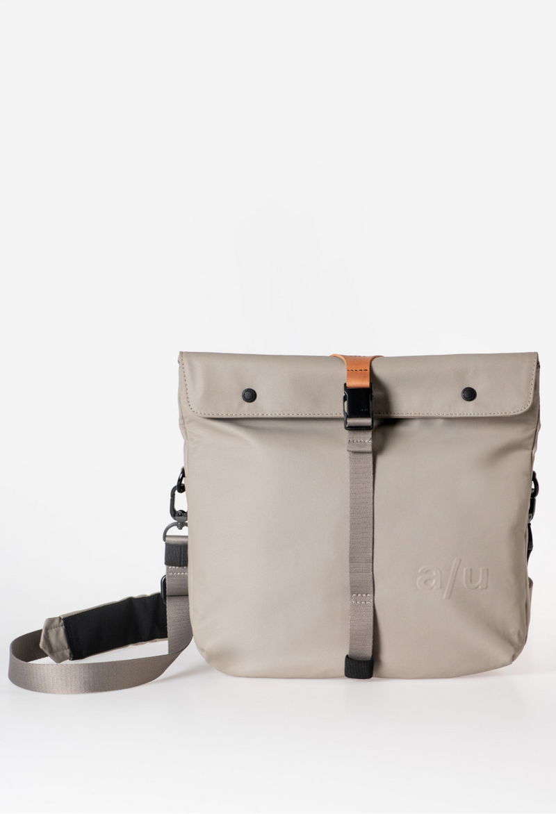 Aunts & Uncles Takahashi RE Überschlagtasche