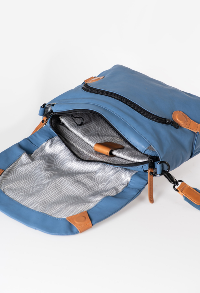 Aunts & Uncles Sendai Umhängetasche