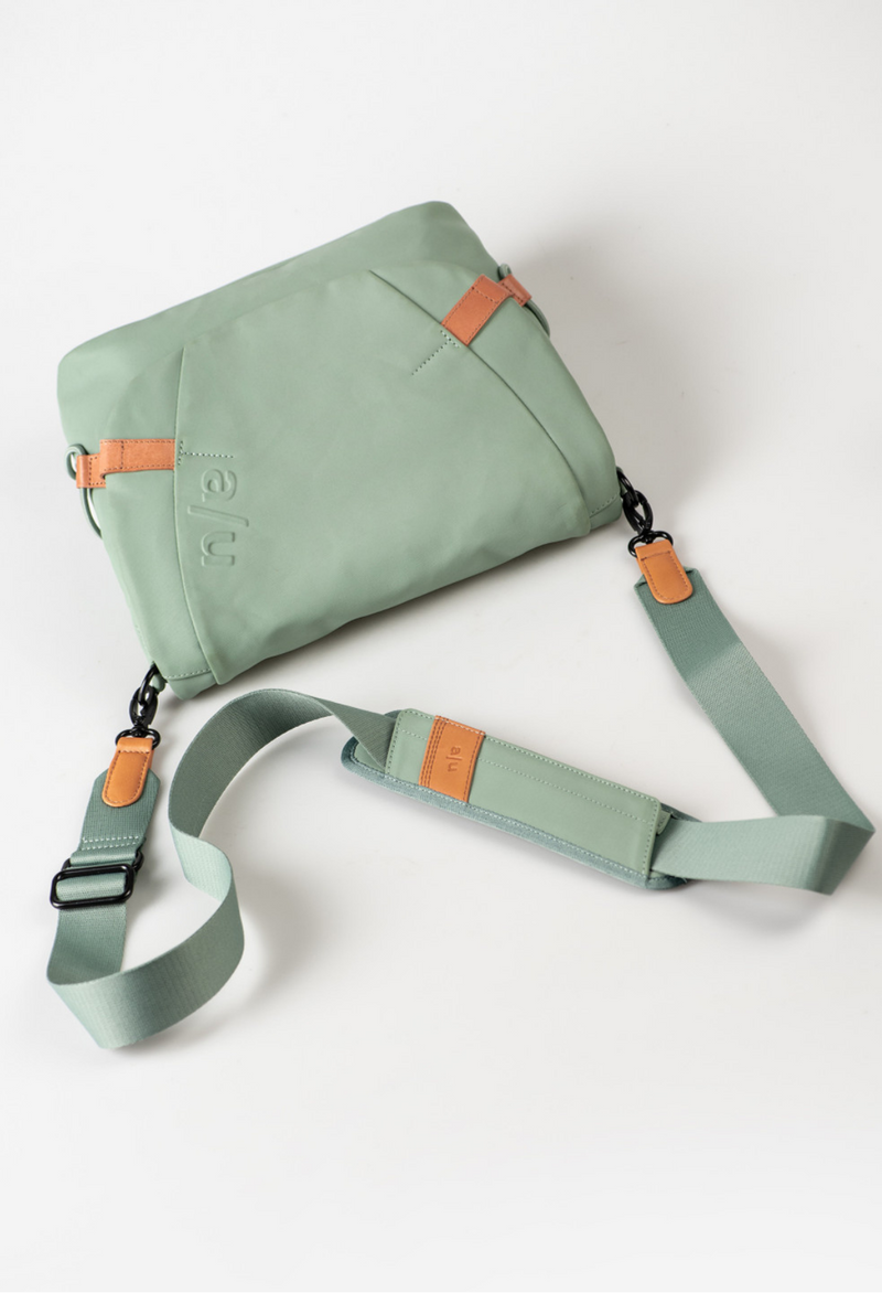 Aunts & Uncles Sendai Umhängetasche